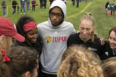 An image of the Jaguars women's cross country team.